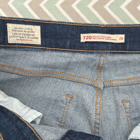 Levi’s High Rise Super Skinny jeans. size 28. Brand new condition - Picture 4 of 5